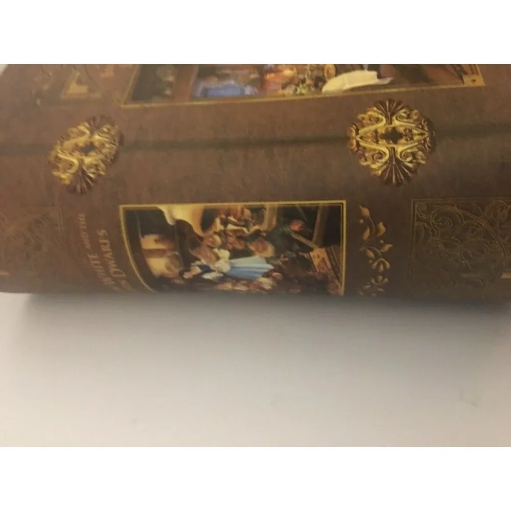 New Masterpieces Snow White and the Seven Dwarfs Hinged Book‎ Box Jigsaw Puzzle